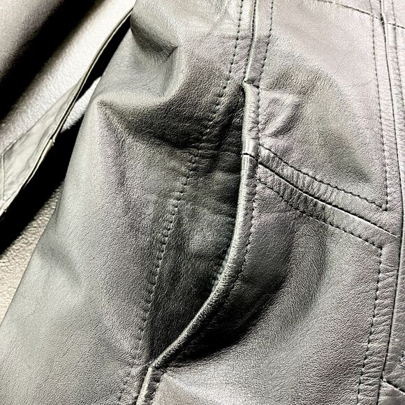 Elegant Black Leather Belted Jacket - Picture 7 of 12